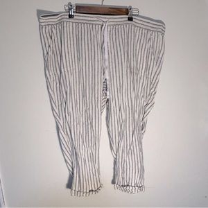 Old Navy Stripped Linen Capris